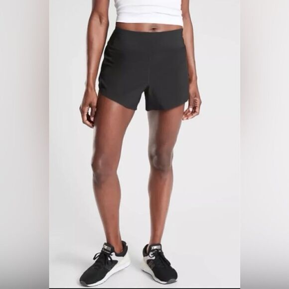 Athleta Run With It 3.5” Shorts Black Size 1X NWOT Retail $59 with Zipper Pocket - Picture 2 of 4